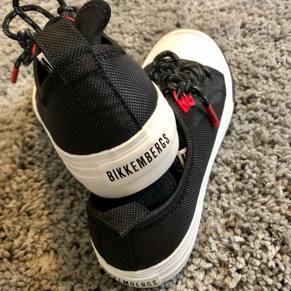 Bikkembergs two-tone, laces, round toeline, flat, fabric inner, rubber sole. - Picture 4 of 6